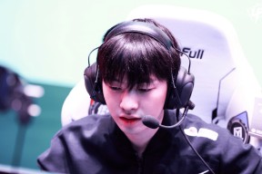 九游官网关于RNG观众热烈欢呼!,JackeyLove迎来七赛季出色发挥热度持续攀升的信息