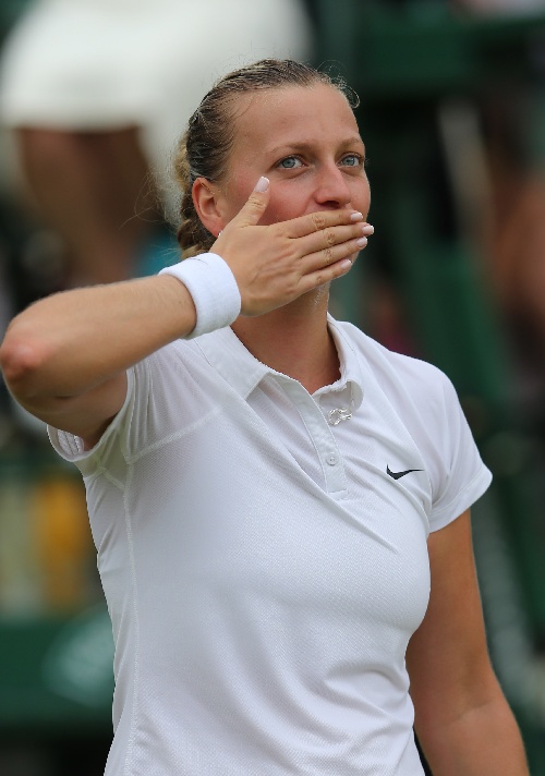 包含科维托娃重返赛场,最后时刻胜出首场状态出色,雄鹿观众沸腾!上演精彩一战的词条 包含科维托娃重返赛场,最后时刻胜出首场状态出色,雄鹿观众沸腾!上演精彩一战的词条