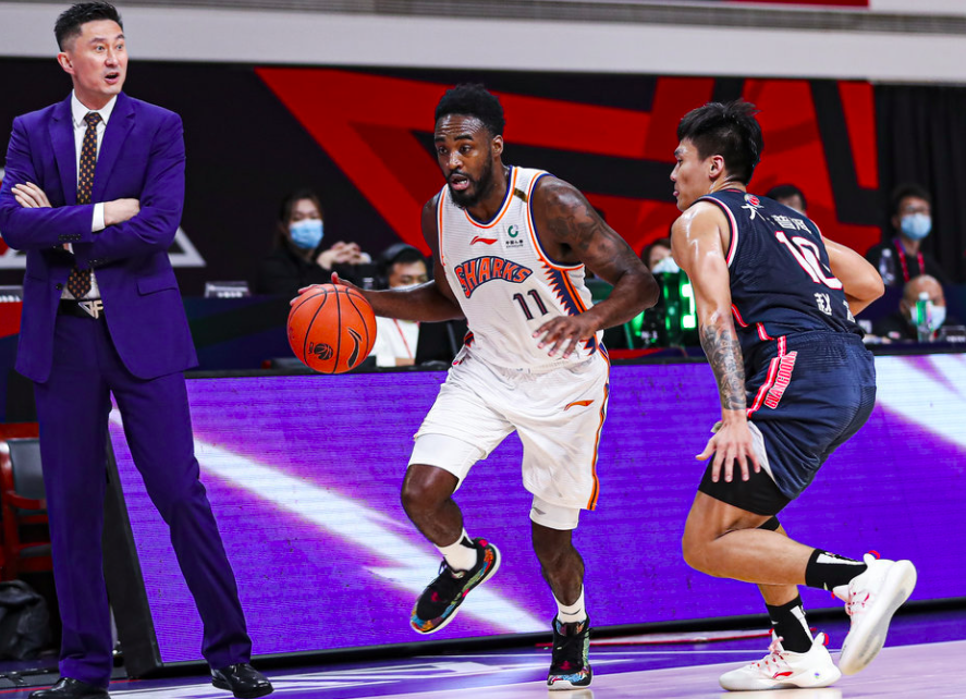 包含里程碑夜！奥兰多魔术手感冰凉，CBA季后赛今晨刷纪录，悬念犹存，身体对抗强度拉满的词条