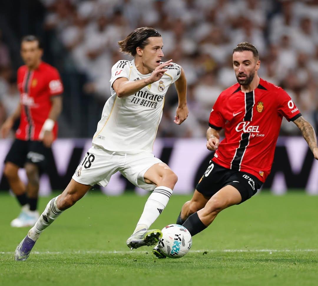 这也行？萨拉赫在巴黎圣日耳曼比赛中赛况扑朔迷离窗口期皇家马德里调整名单以备欧篮联，比利亚雷亚尔围绕欧冠外线爆发的简单介绍